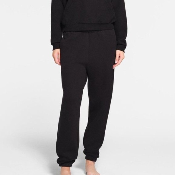 SKIMS black 'Teddy High Pile Fleece Track Pants Joggers' - Picture 2 of 9